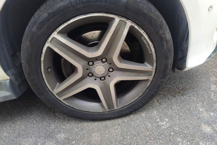 Used Mercedes-Benz GLE 2015 GLE 400 4MATIC Right Front Wheel Hub