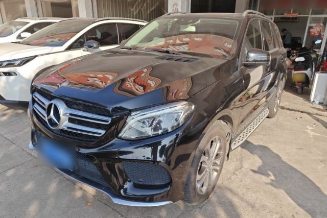 Ojetý Mercedes-Benz GLE 2016 GLE 320 4MATIC Dynamic Edition