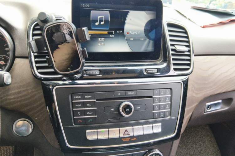 Used Mercedes-Benz GLE 2016 GLE 320 4MATIC Dynamic Edition Audio And AC Panel