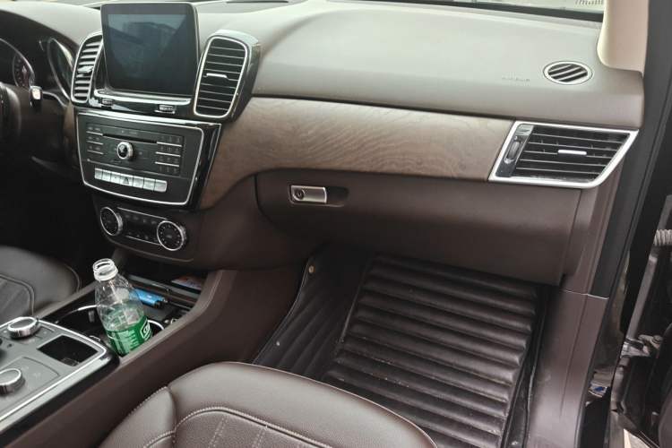 Used Mercedes-Benz GLE 2016 GLE 320 4MATIC Dynamic Edition Audio And AC Panel