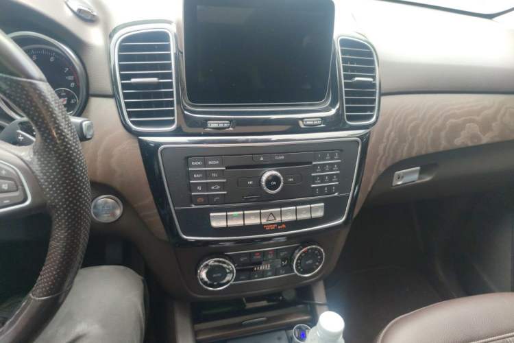 Used Mercedes-Benz GLE 2016 GLE 320 4MATIC Luxury Model Audio And AC Panel