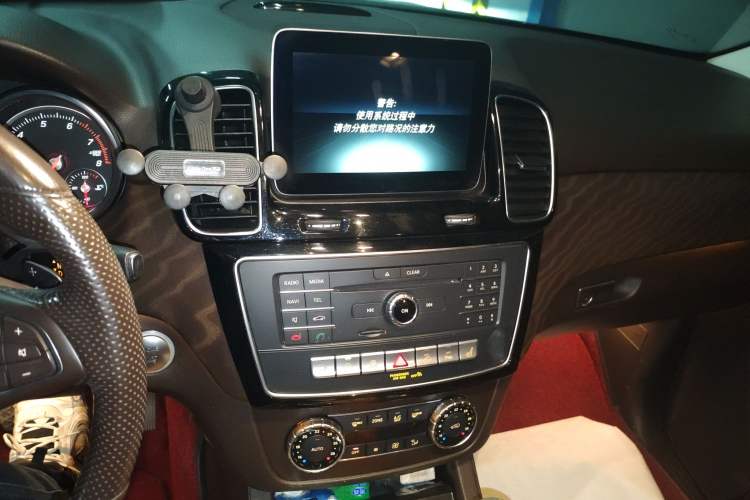 Used Mercedes-Benz GLE 2016 GLE 320 4MATIC Dynamic Edition Audio And AC Panel