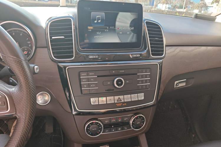 Used Mercedes-Benz GLE 2016 GLE 320 4MATIC Dynamic Edition Audio And AC Panel