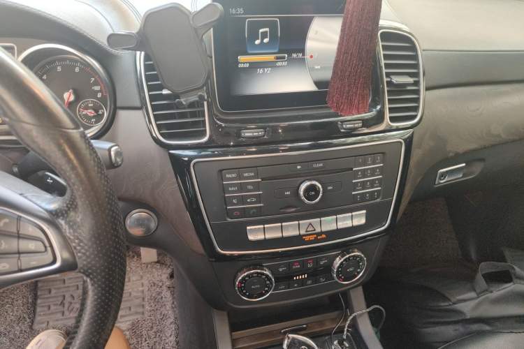 Used Mercedes-Benz GLE 2016 GLE 400 4MATIC Audio And AC Panel