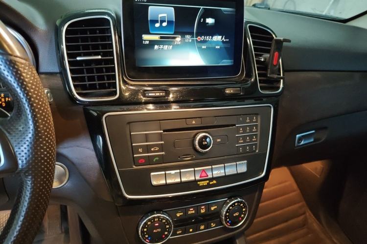 Used Mercedes-Benz GLE 2016 GLE 320 4MATIC Dynamic Edition Audio And AC Panel