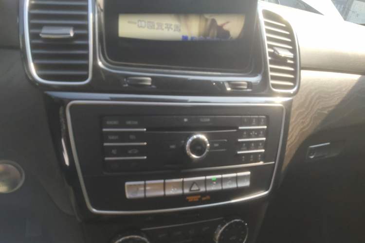 Used Mercedes-Benz GLE 2016 GLE 400 4MATIC Audio And AC Panel