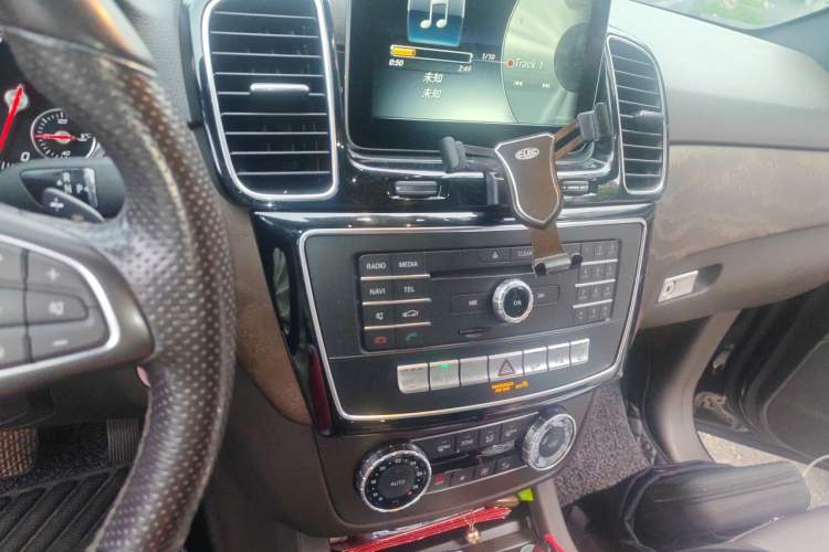 Used Mercedes-Benz GLE 2016 GLE 320 4MATIC Dynamic Edition Audio And AC Panel