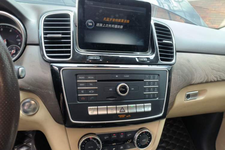Used Mercedes-Benz GLE 2016 GLE 400 4MATIC Audio And AC Panel