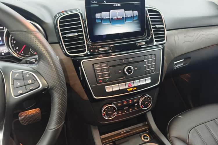 Used Mercedes-Benz GLE 2016 GLE 400 4MATIC Audio And AC Panel