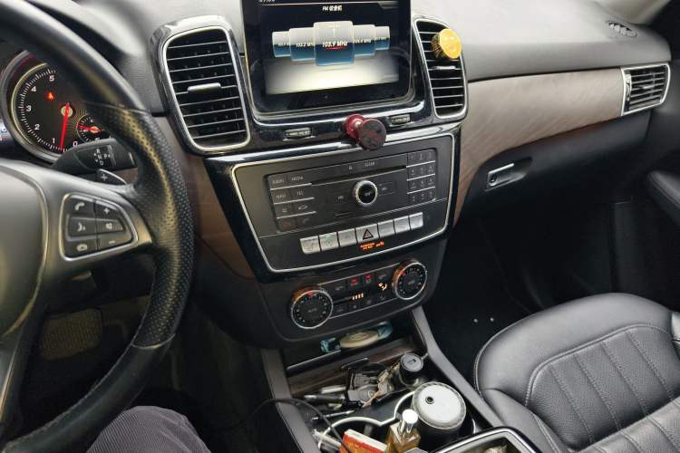 Used Mercedes-Benz GLE 2016 GLE 320 4MATIC Dynamic Edition Audio And AC Panel