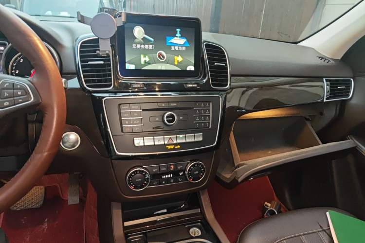 Used Mercedes-Benz GLE 2016 GLE 350 d 4MATIC Audio And AC Panel