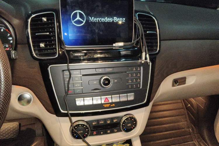 Used Mercedes-Benz GLE 2016 GLE 320 4MATIC Luxury Model Audio And AC Panel