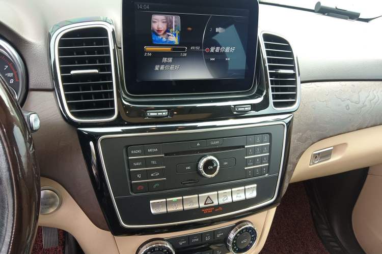 Used Mercedes-Benz GLE 2016 GLE 320 4MATIC Dynamic Edition Audio And AC Panel