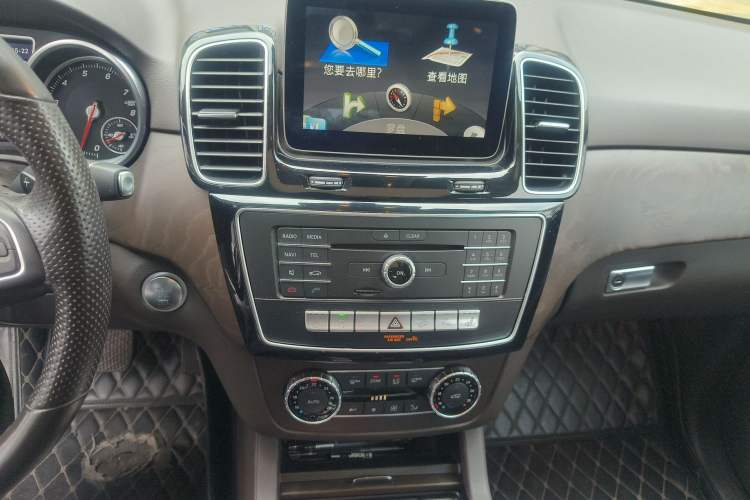 Used Mercedes-Benz GLE 2016 GLE 320 4MATIC Dynamic Edition Audio And AC Panel
