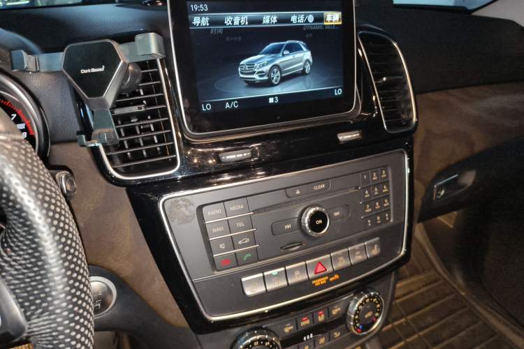 Used Mercedes-Benz GLE 2016 GLE 320 4MATIC Luxury Model Audio And AC Panel