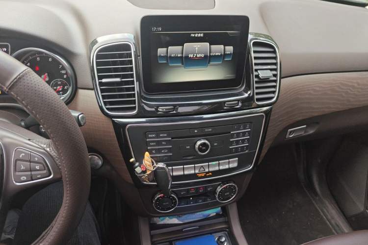 Used Mercedes-Benz GLE 2016 GLE 400 4MATIC Audio And AC Panel