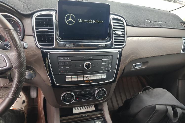 Used Mercedes-Benz GLE 2016 GLE 320 4MATIC Dynamic Edition Audio And AC Panel