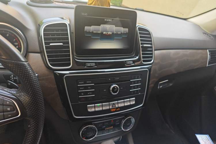 Used Mercedes-Benz GLE 2016 GLE 320 4MATIC Dynamic Edition Audio And AC Panel