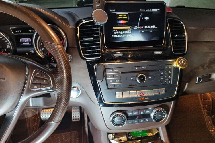 Used Mercedes-Benz GLE 2016 GLE 400 4MATIC Audio And AC Panel