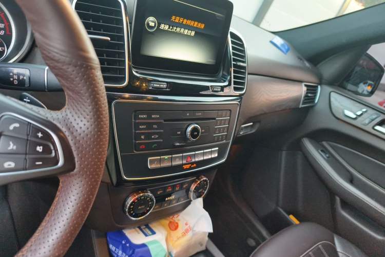 Used Mercedes-Benz GLE 2016 GLE 320 4MATIC Dynamic Edition Audio And AC Panel