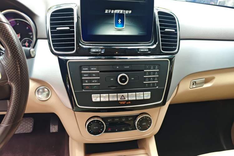 Used Mercedes-Benz GLE 2016 GLE 300 d 4MATIC Audio And AC Panel