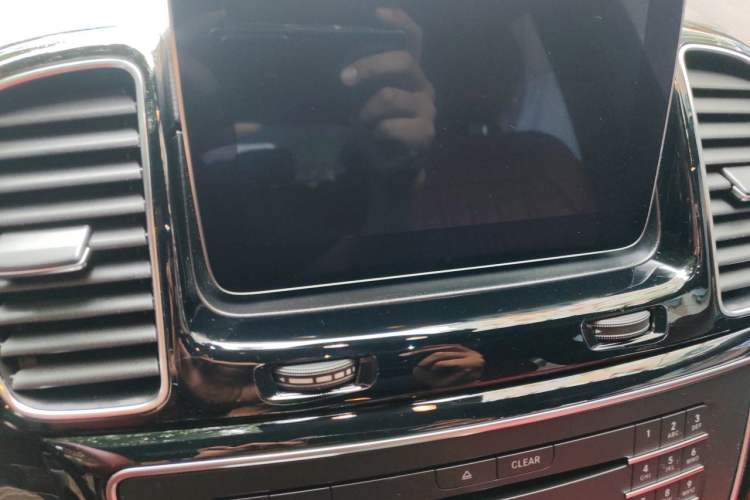 Used Mercedes-Benz GLE  Audio And AC Panel