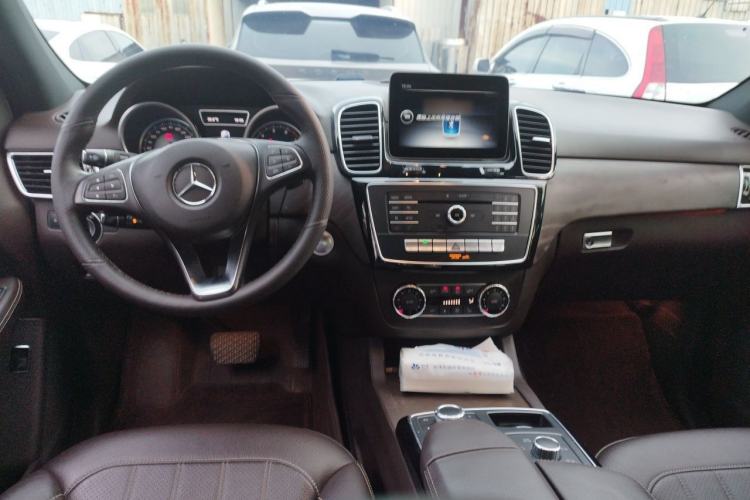 Used Mercedes-Benz GLE 2016 GLE 320 4MATIC Dynamic Edition Center Console