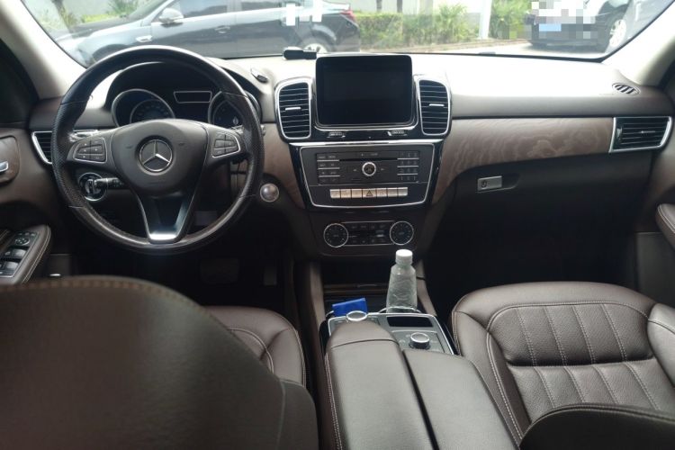 Used Mercedes-Benz GLE 2016 GLE 320 4MATIC Luxury Model Center Console