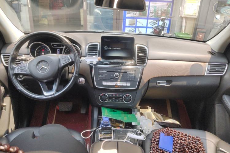 Used Mercedes-Benz GLE 2016 GLE 320 4MATIC Luxury Model Center Console
