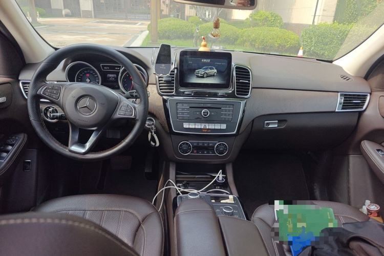 Used Mercedes-Benz GLE 2016 GLE 320 4MATIC Dynamic Edition Center Console