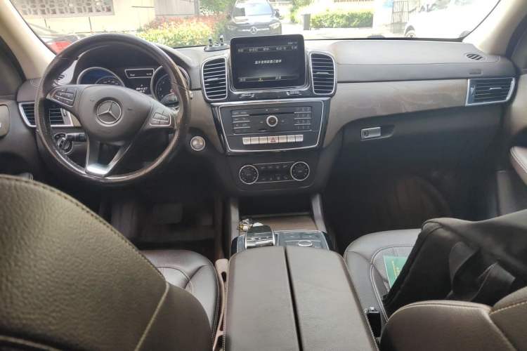 Used Mercedes-Benz GLE 2016 GLE 400 4MATIC Center Console