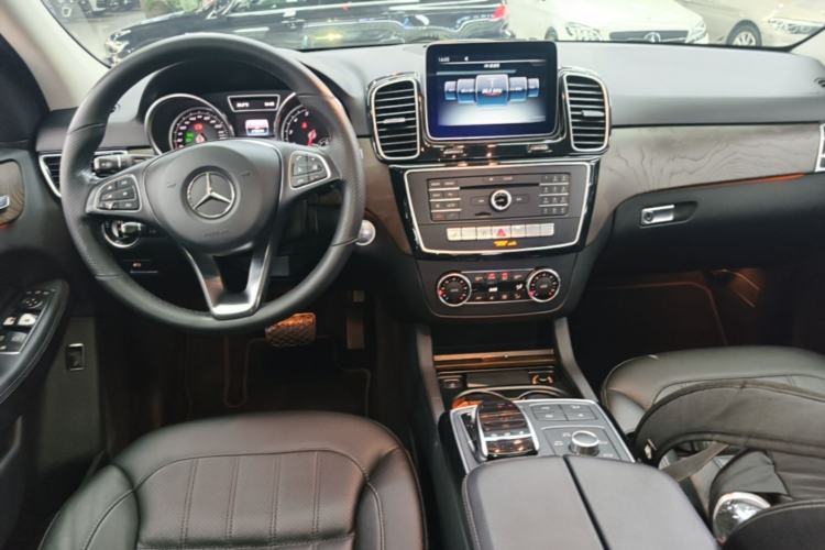 Used Mercedes-Benz GLE 2016 GLE 400 4MATIC Center Console