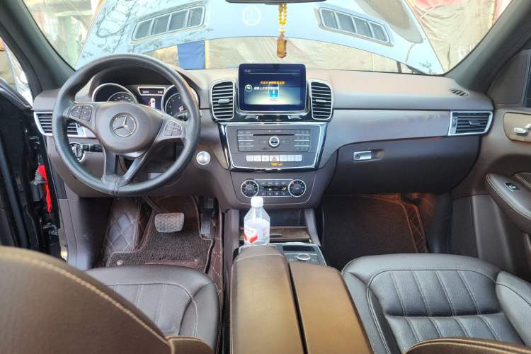 Used Mercedes-Benz GLE 2016 GLE 320 4MATIC Dynamic Edition Center Console