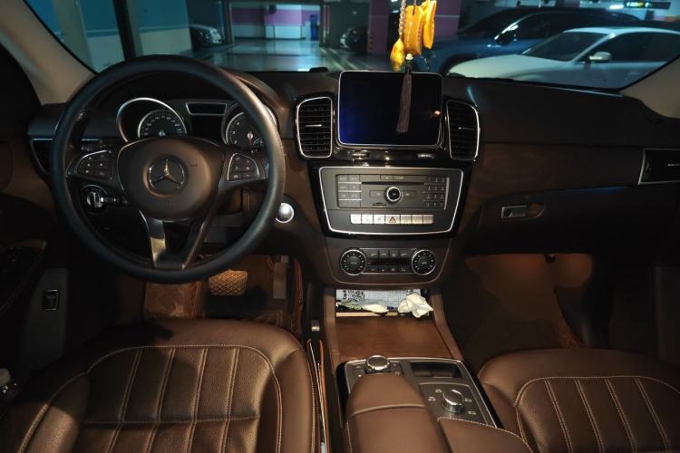 Used Mercedes-Benz GLE 2016 GLE 320 4MATIC Dynamic Edition Center Console