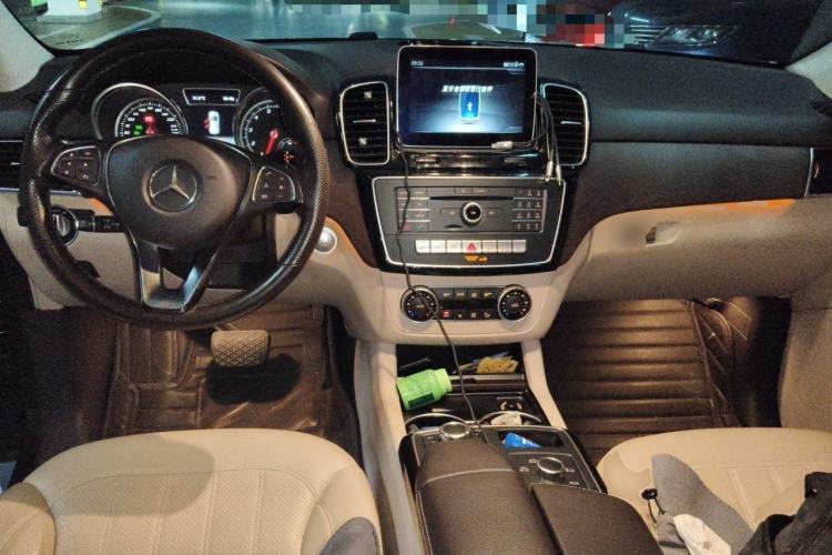Used Mercedes-Benz GLE 2016 GLE 320 4MATIC Luxury Model Center Console