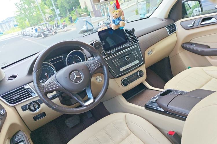 Used Mercedes-Benz GLE 2016 GLE 320 4MATIC Dynamic Edition Center Console