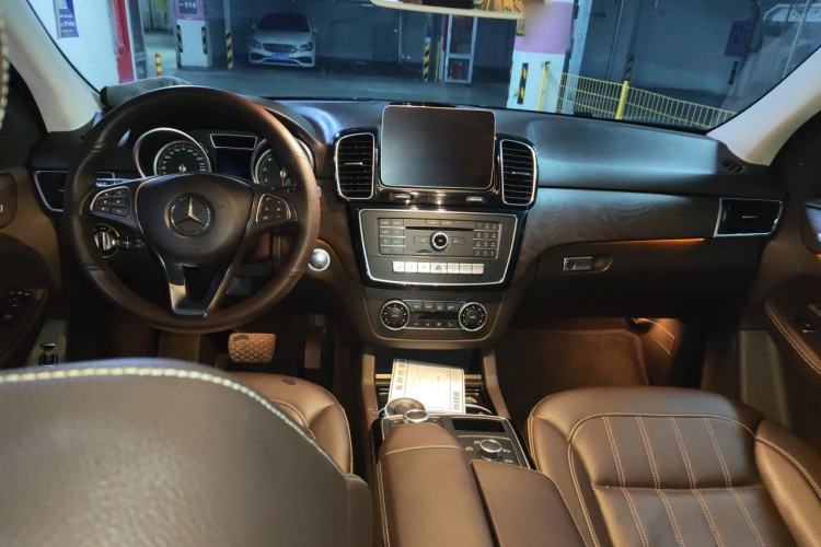 Used Mercedes-Benz GLE 2016 GLE 320 4MATIC Dynamic Edition Center Console
