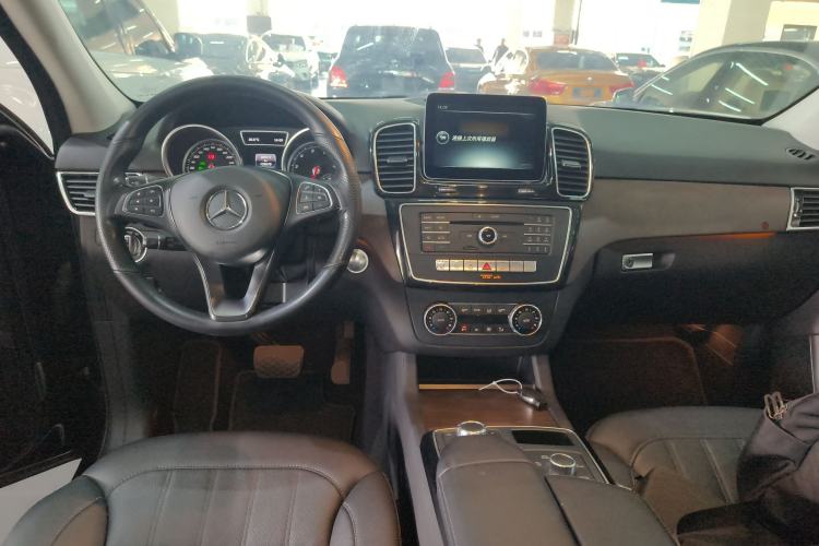 Used Mercedes-Benz GLE 2016 GLE 320 4MATIC Dynamic Edition Center Console