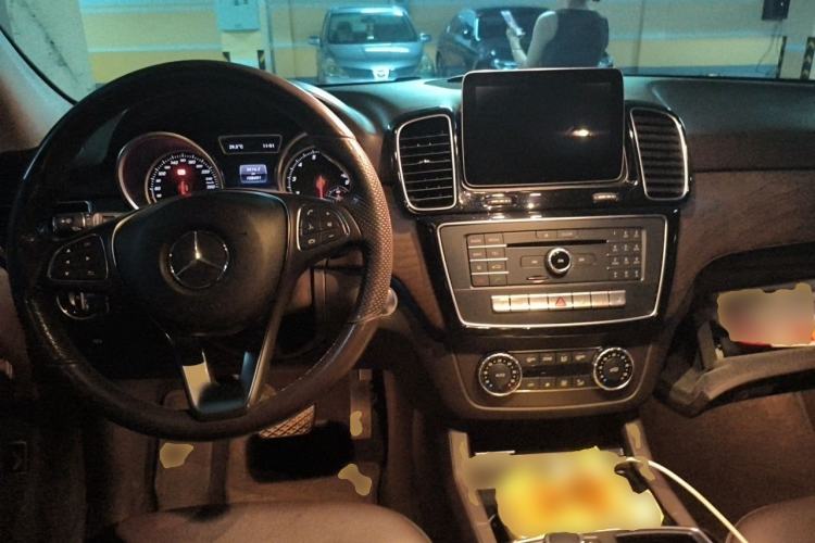 Used Mercedes-Benz GLE 2016 GLE 320 4MATIC Dynamic Edition Center Console