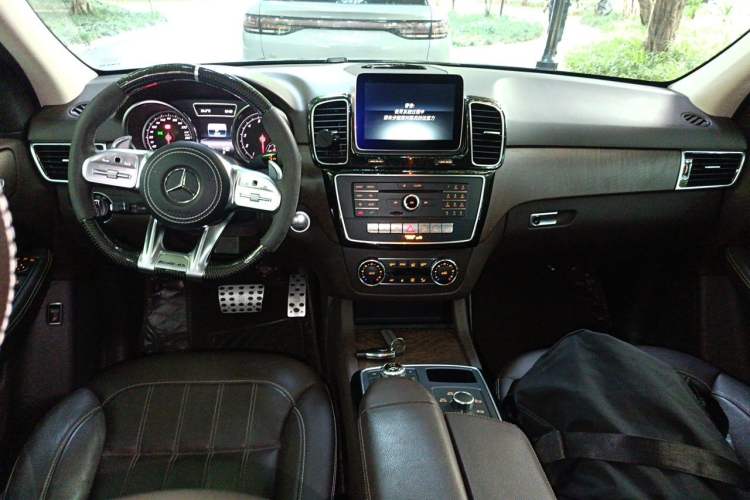 Used Mercedes-Benz GLE  Center Console