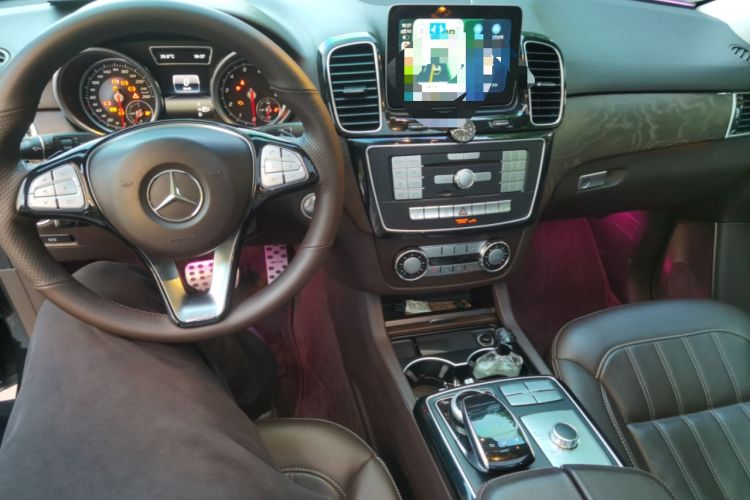 Used Mercedes-Benz GLE 2016 GLE 320 4MATIC Luxury Model Center Console