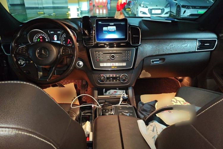 Used Mercedes-Benz GLE 2016 GLE 320 4MATIC Luxury Model Center Console