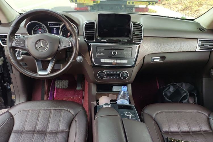 Used Mercedes-Benz GLE 2016 GLE 320 4MATIC Dynamic Edition Center Console