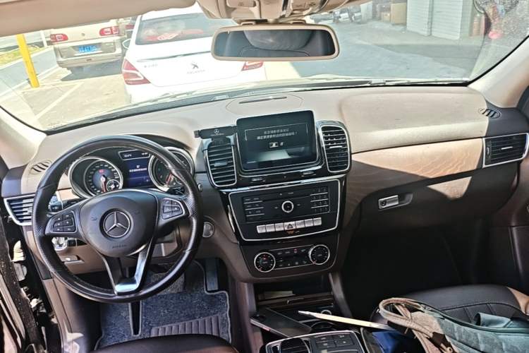 Used Mercedes-Benz GLE 2016 GLE 400 4MATIC Center Console