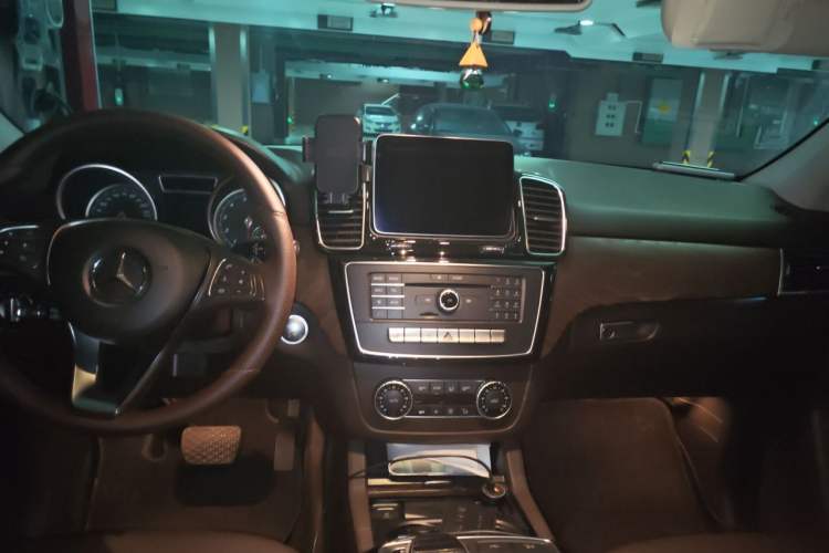 Used Mercedes-Benz GLE 2016 GLE 400 4MATIC Center Console