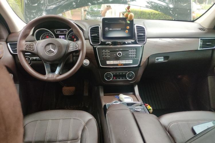 Used Mercedes-Benz GLE 2016 GLE 320 4MATIC Dynamic Edition Center Console
