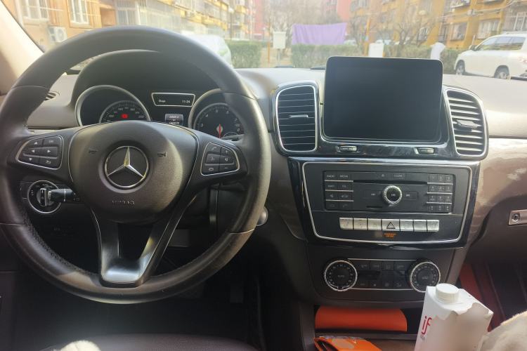 Used Mercedes-Benz GLE 2016 GLE 320 4MATIC Dynamic Edition Center Console