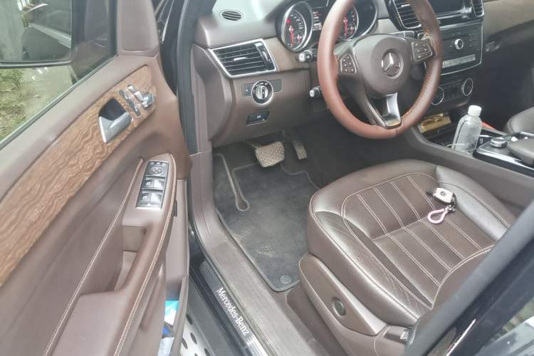 Used Mercedes-Benz GLE 2016 GLE 320 4MATIC Luxury Model Driver Seat