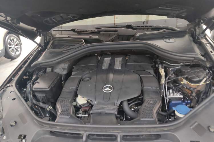 Used Mercedes-Benz GLE 2016 GLE 320 4MATIC Dynamic Edition Engine Bay