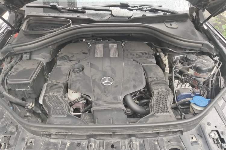 Used Mercedes-Benz GLE 2016 GLE 320 4MATIC Luxury Model Engine Bay